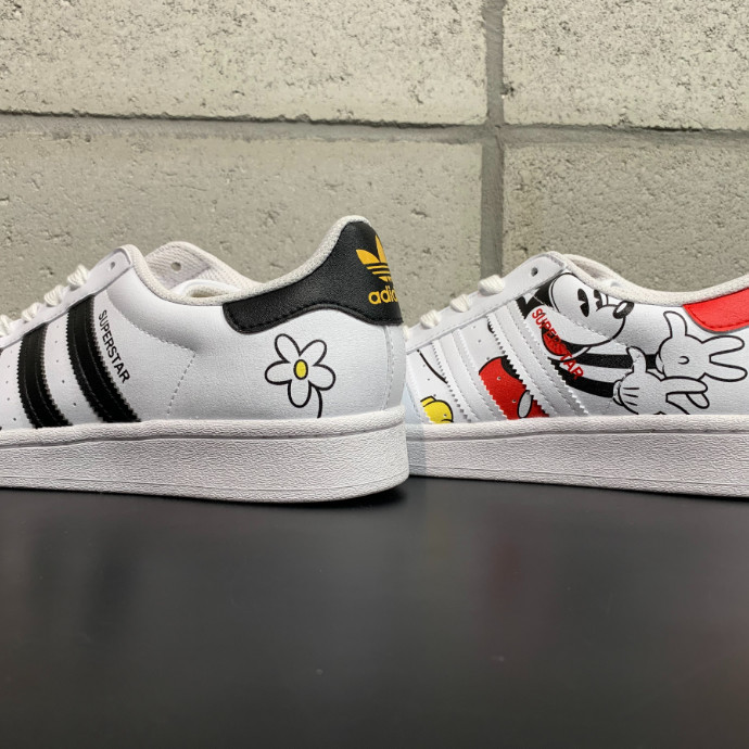 Adidas ディズニー ショップニュース キャナルシティオーパ