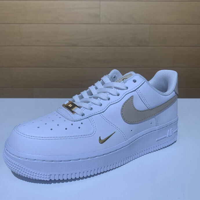 NIKE スニーカー