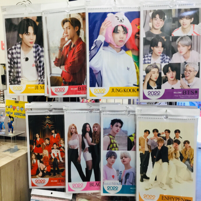 🇰🇷💜2022年壁掛けカレンダー入荷🇰🇷💜