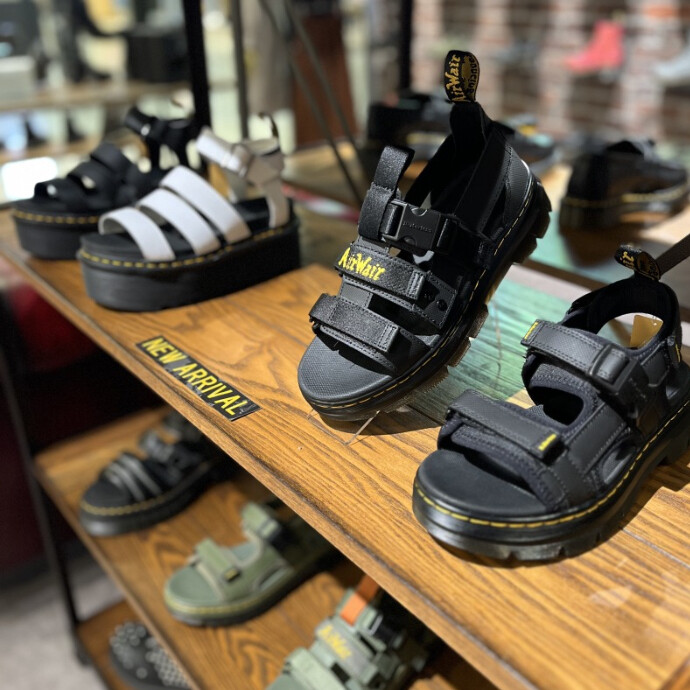 Dr.Martens / 大人気サンダルアイテム一部入荷いたしました