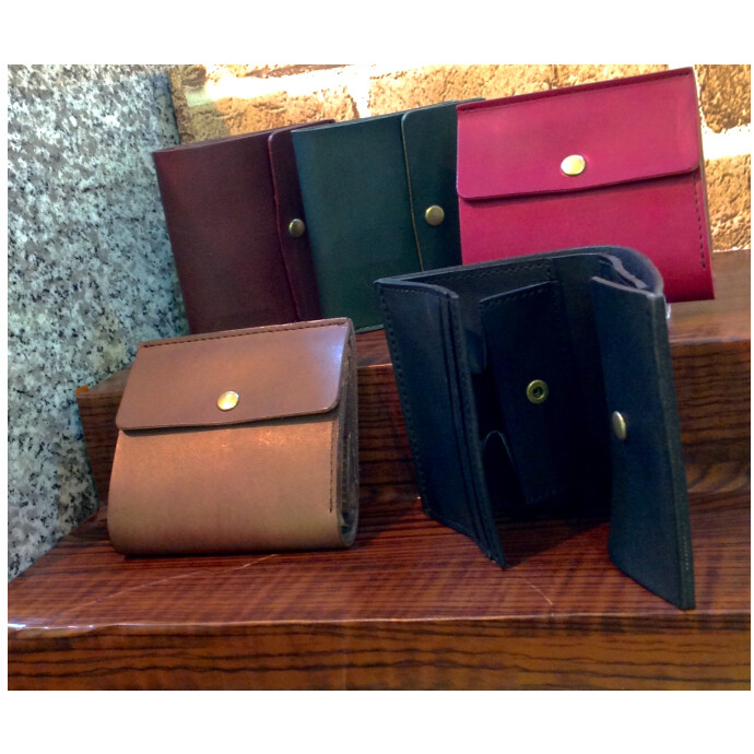 【新作入荷　エルバマットレザーのショート財布】