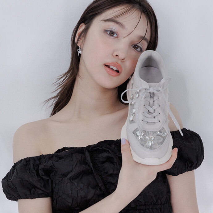 【RANDA】華やかさと履き心地を両立した“Decorative Sneakers”発売！③