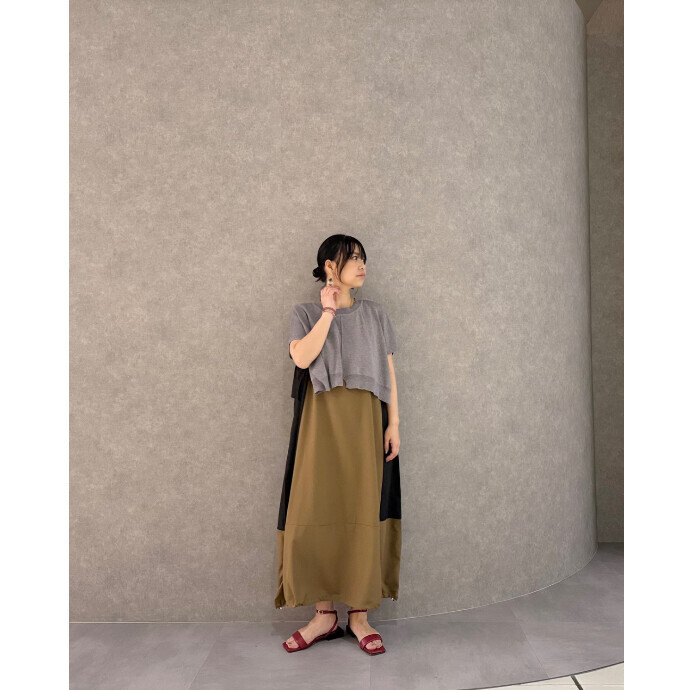 レイヤードスタイルで大人の甘さも感じられるワンピース