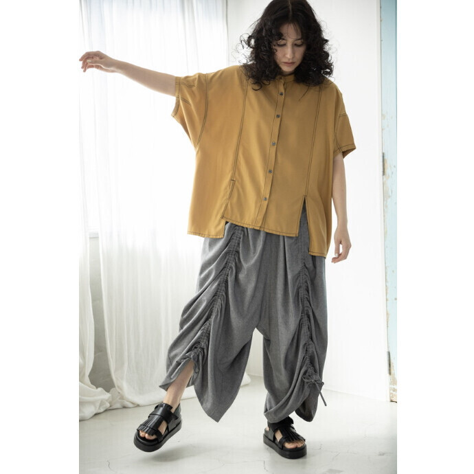 女性らしいビッグスリーブにステッチ使いでおしゃれ度アップ