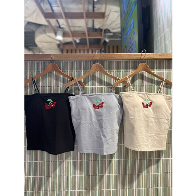 ROXY　カップ付キャミソール！
