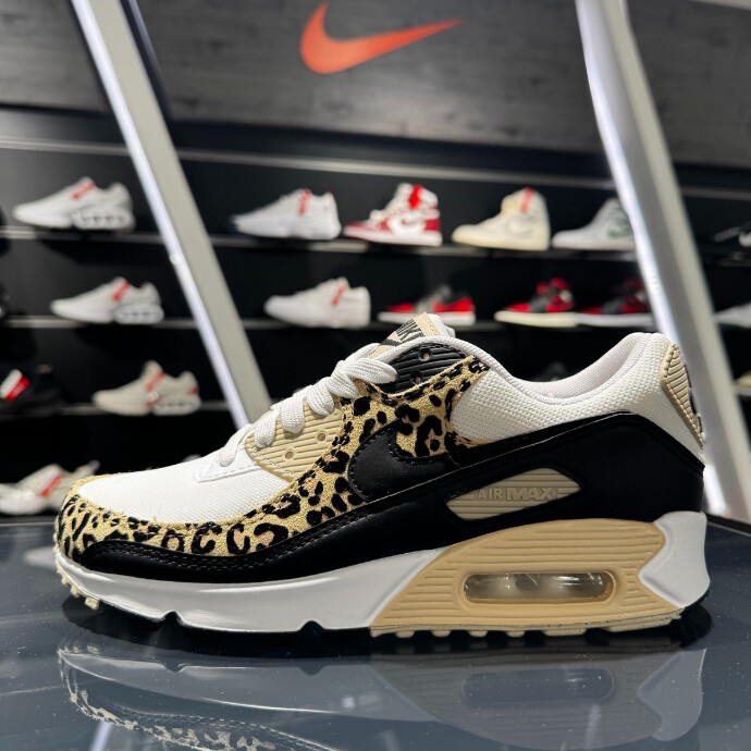 NIKE 新作紹介！！☆】 -ショップニュース：キャナルシティオーパ-