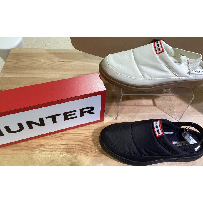 HUNTER レディース イン/アウト ヒール ストラップ スリッパモデルが登場致しました。