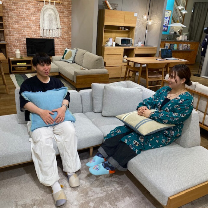 【硬めの座り心地で自由に組合せ出来るソファ】