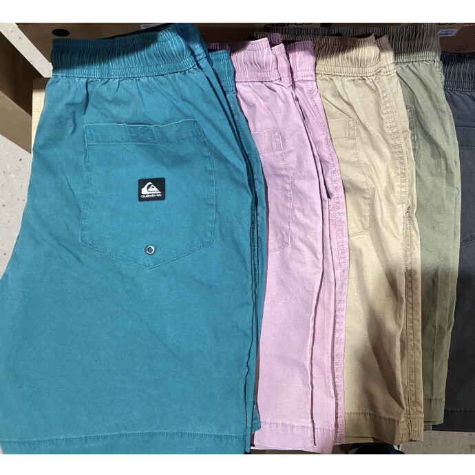 これからの季節にクイックシルバー定番のTAXERシリーズからニューモデルが登場！