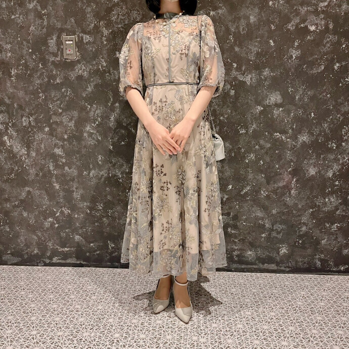花柄刺繍ドレス