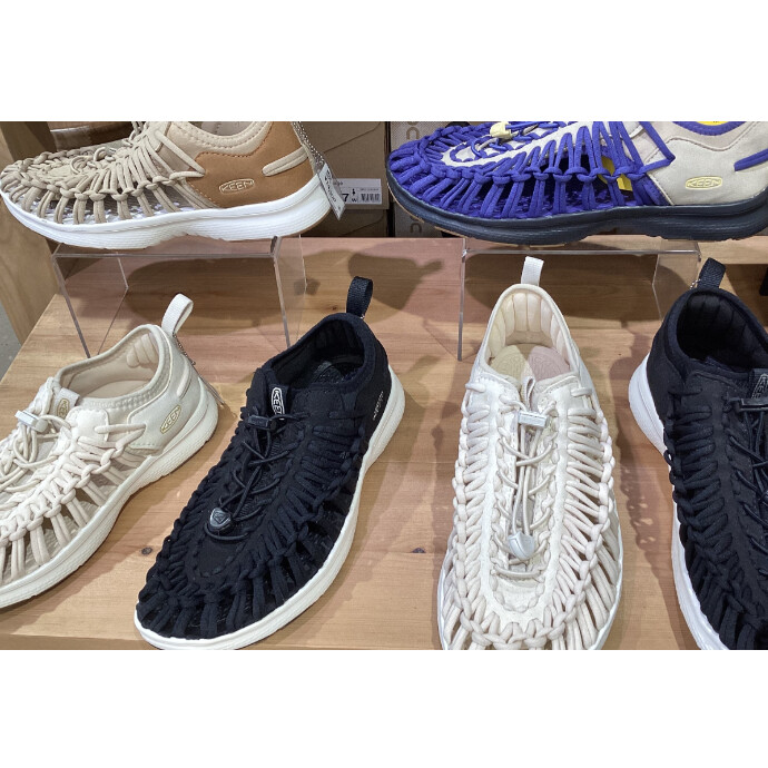 KEENからオゾン、クローズドヒール ライトウェイトバージョンのユニークオースリーが新商品として登場！！