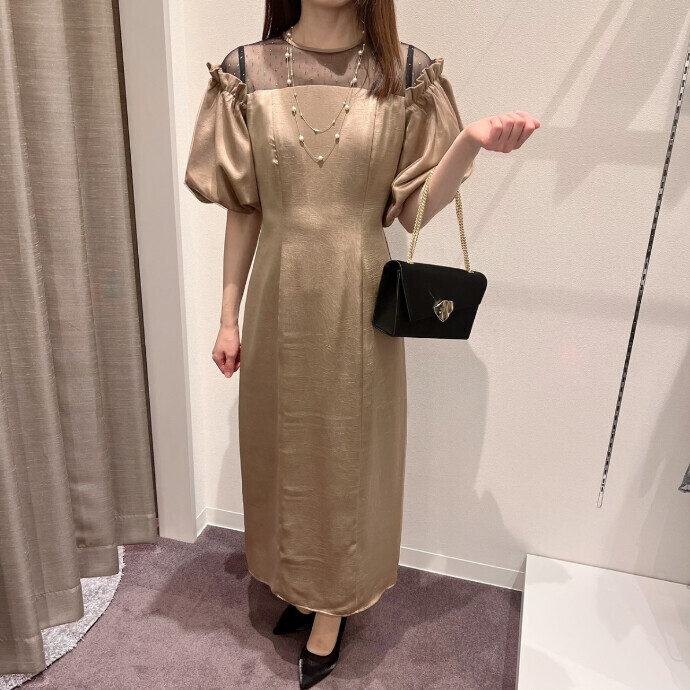 バルーン袖サテンドレス