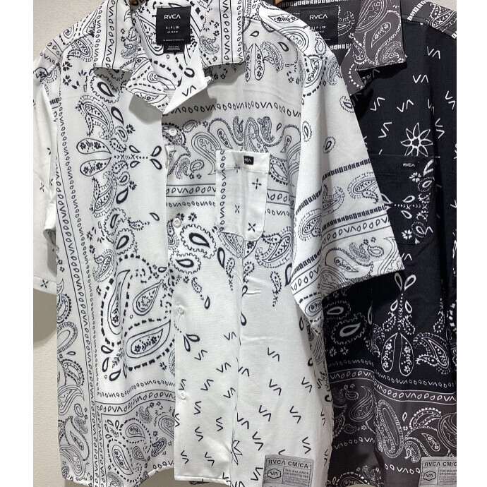 RVCA: 定番ペイズリーシャツ