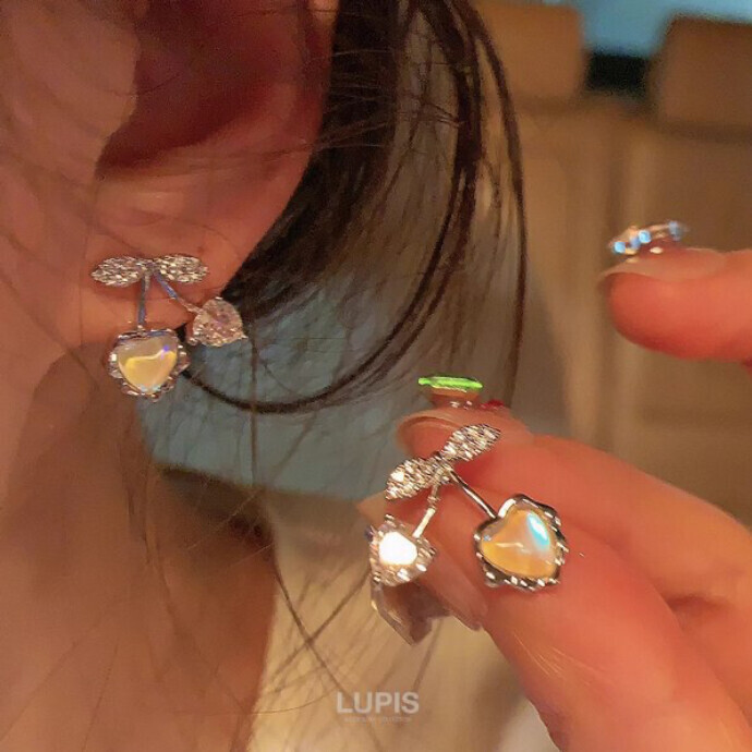 夏にオススメキラキライヤリングのご紹介✨💎