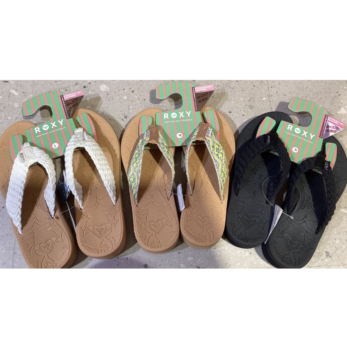 ROXY: 夏のマストサンダル