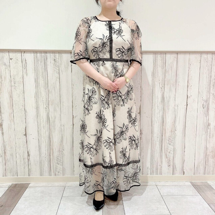花柄刺繍ドレス