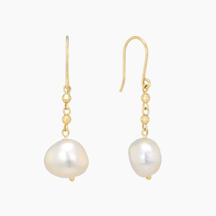 人気のひねりフープピアス✨シンプルの中に個性をプラス