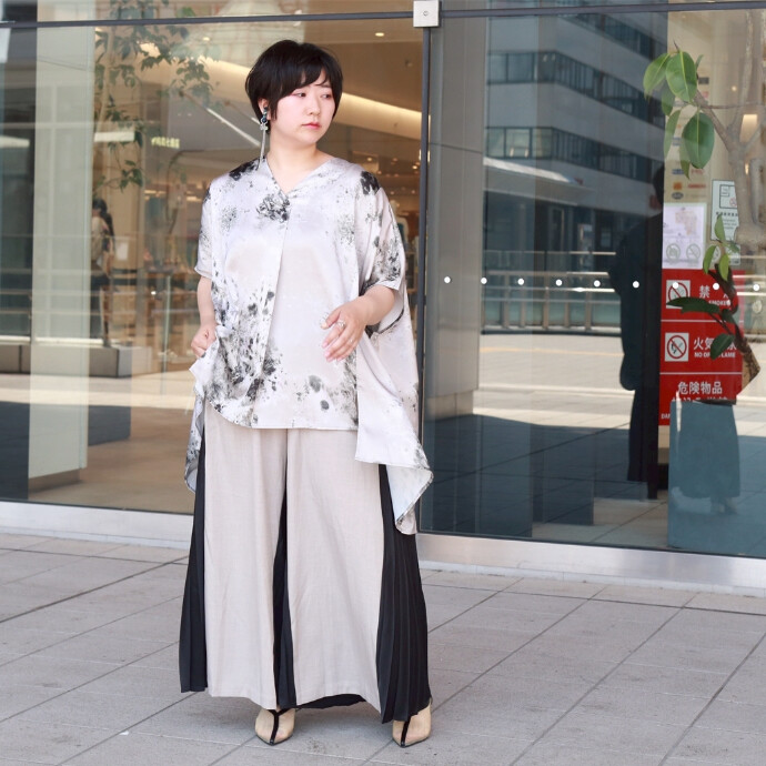 sahara（サハラ）の「Flower Graphic Top/フラワーグラフィック