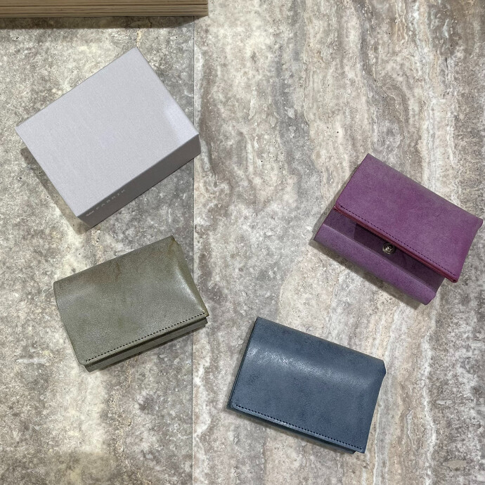 FABRIK しっかり入ってコンパクトな財布 TRI-FOLD WALLET