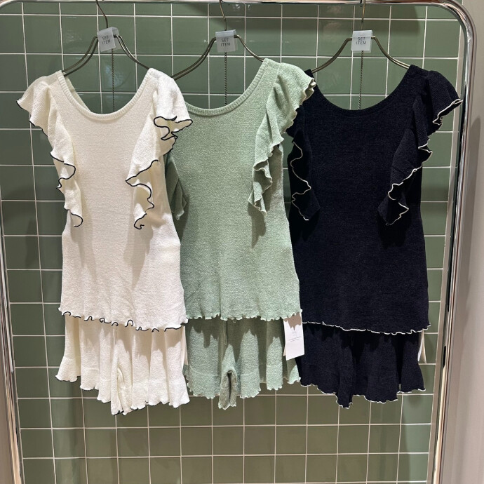 New arrival🎀フリルニットシリーズ
