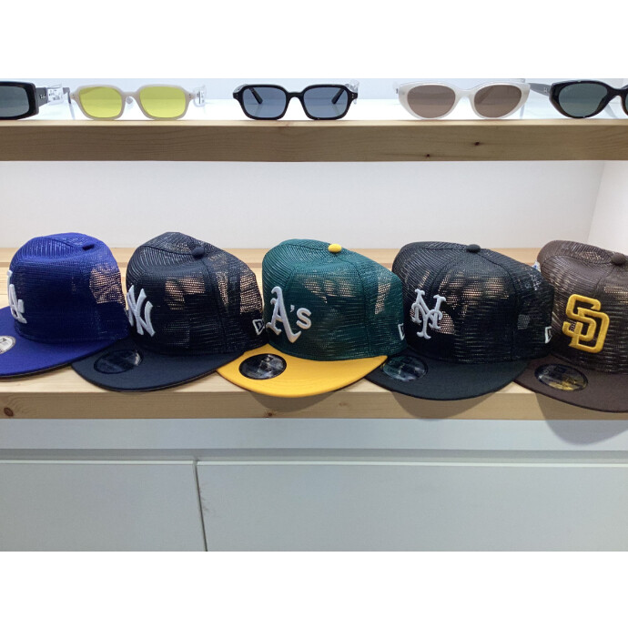 NEWERA人気メッシュキャップ！MLBロゴがクール。洗えて夏ストリートに◎。
