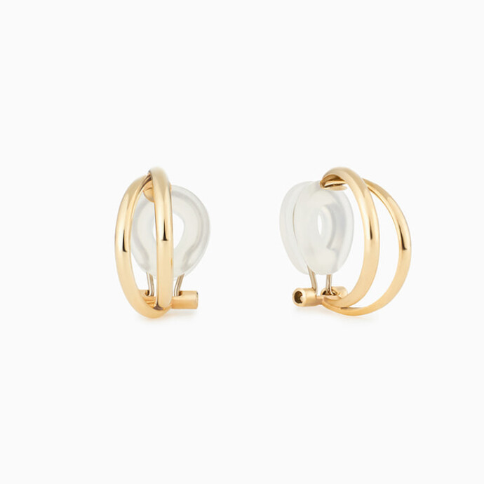 コーディネートの幅が広がるイヤーアイテム✨