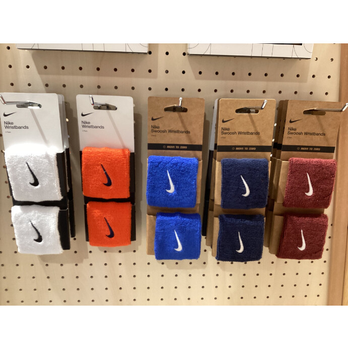 NIKEスウッシュ リストバンド全5色！快適にスポーツ＆おしゃれに。¥1,320円(税込）