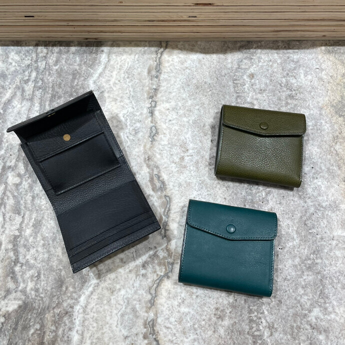 シンレザーズ tasca タスカ 二つ折り財布 Sinleathers  シンレザーズ tasca タスカ 二つ折り財布 Sinleathers