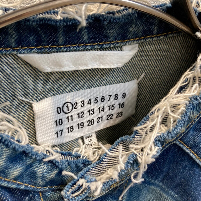 Maison Margiela 1】ノーカラーデニムジャケット のご紹介