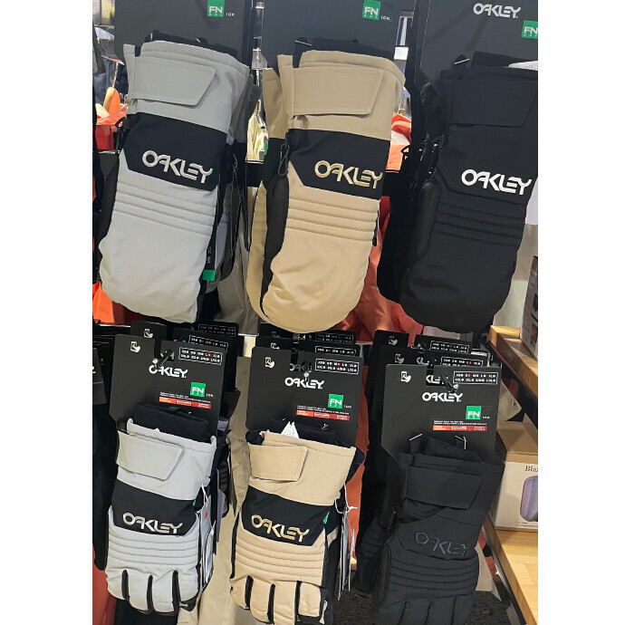 冬の必需品 OAKLEY（オークリー）のスノーグローブ登場！