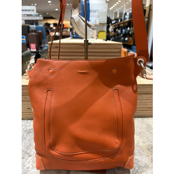 アエナ スナグル ヒッポ 縦型ショルダーバッグ