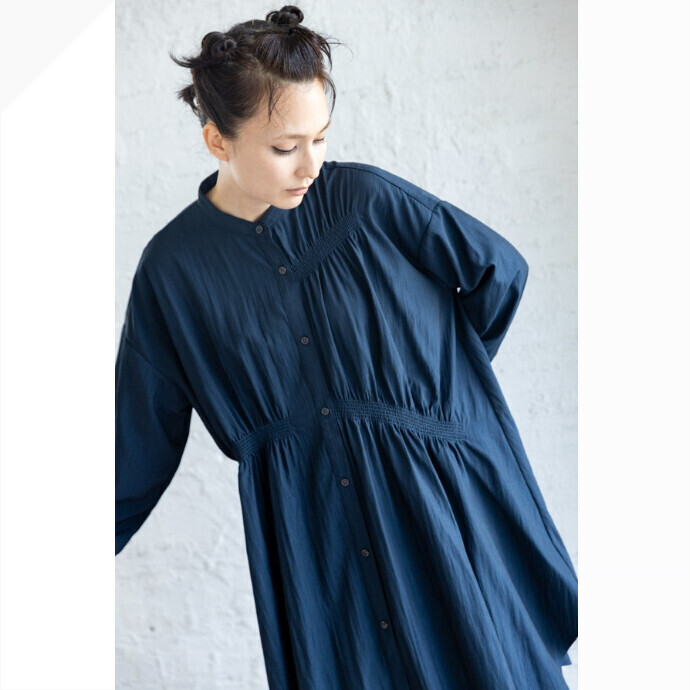 モード感と甘さが両立された贅沢な1枚