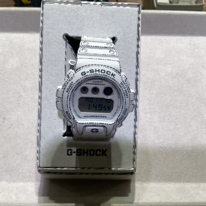 【まるでコミックから飛び出した！】漫画G-SHOCK DW-6900 入荷！