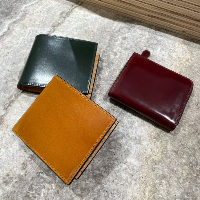 コードバンのお財布も豊富に取り揃えております✨