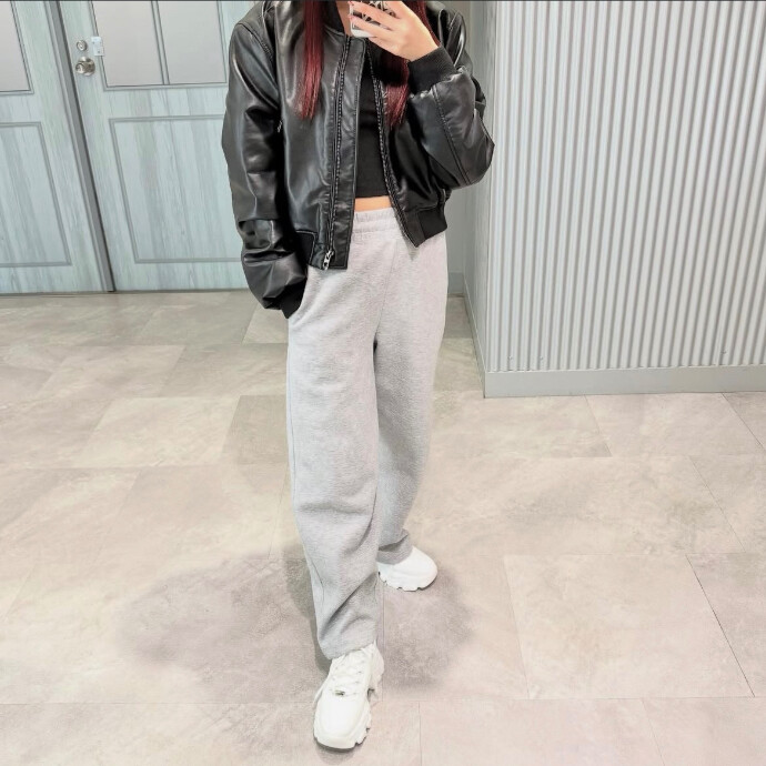 ★人気スニーカーのご紹介です★