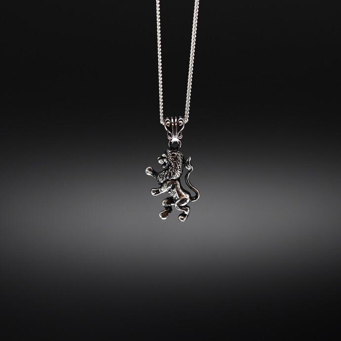 Leathers and Treasures 入荷