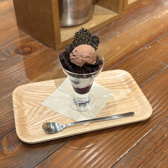 ごまとチョコレートアイスのパフェ