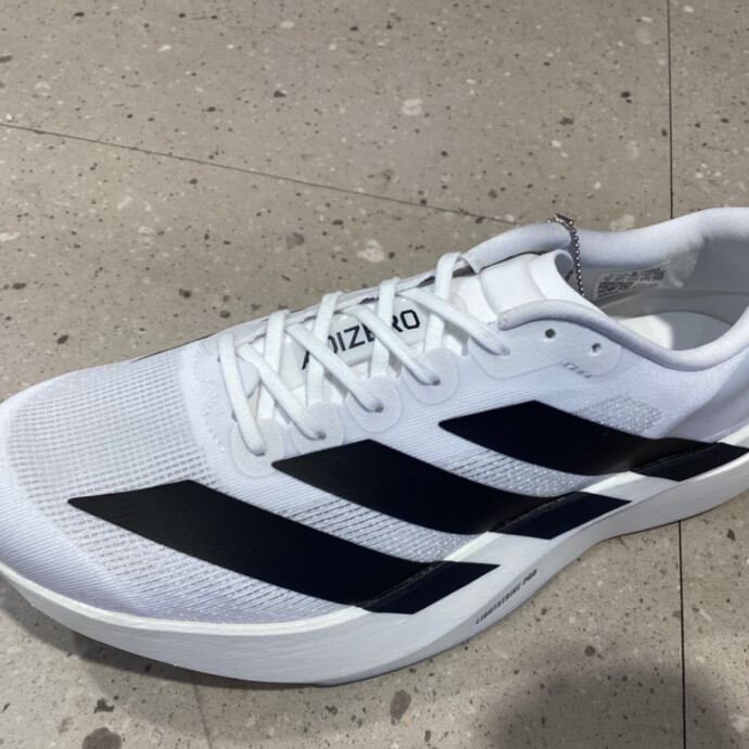 アディダス ADIZERO SL が入荷しました！