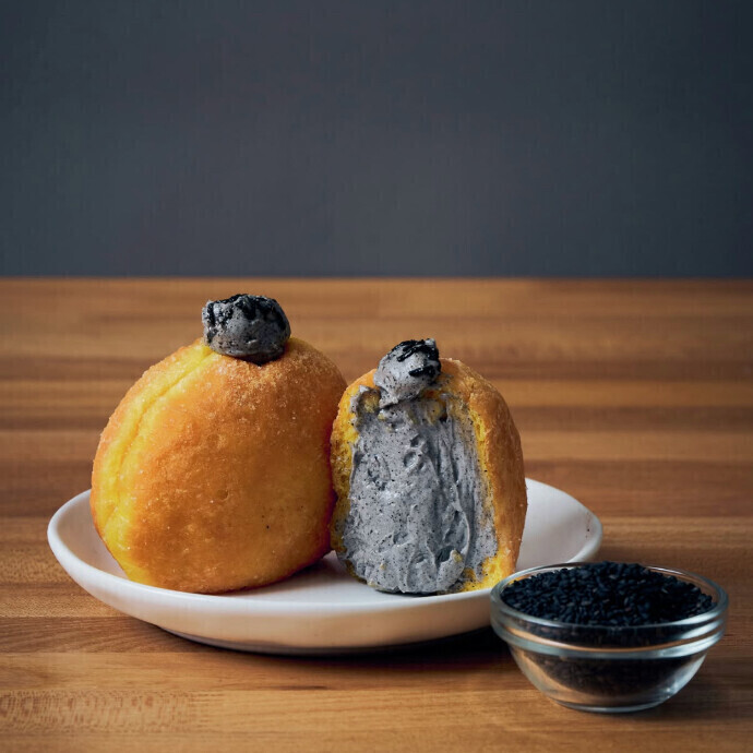 黒ごまドーナツが新登場！