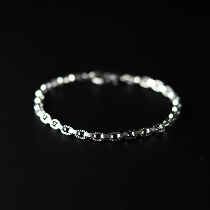 人気ブレスレット入荷