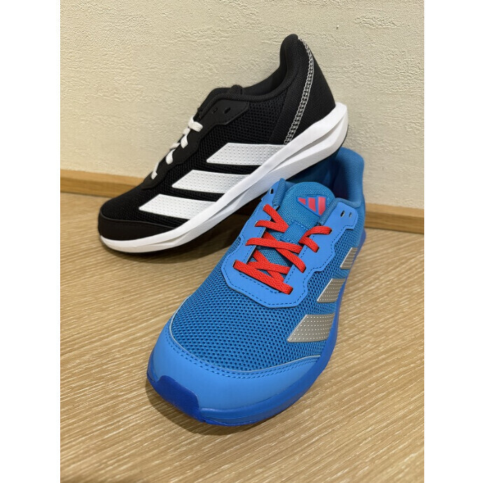 ✨キッズADIDAS 新作　22-245 FAITO J✨