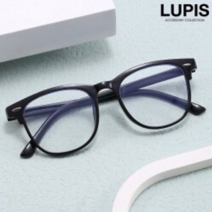 シンプルでどんなコーデにも合うメガネ👓