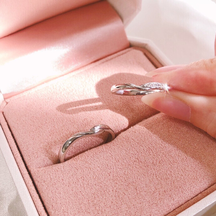 【ペアステンレスマグや誕生石など輝きをプラスするプレゼントも】澄みきった愛を贈る。ニューイヤーダイヤモンドフェア開催