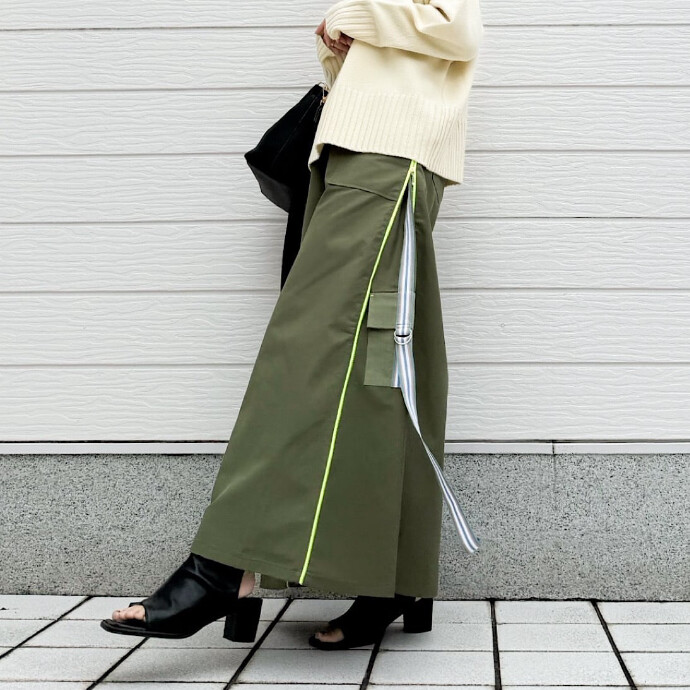 切替サイドZIPラインスカート