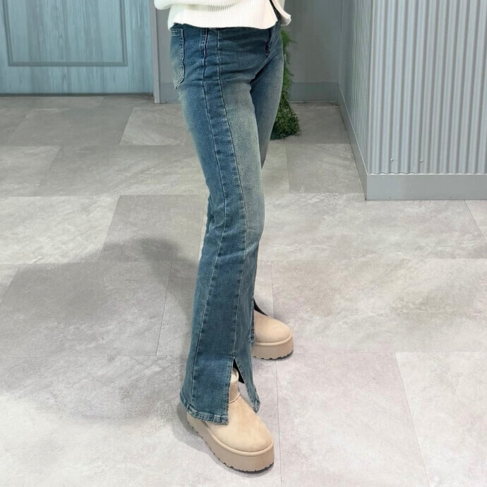 ★SALEブーツのご紹介です★