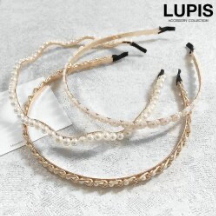 さりげないお花模様が可愛い💐パールカチューシャ🫶🏻