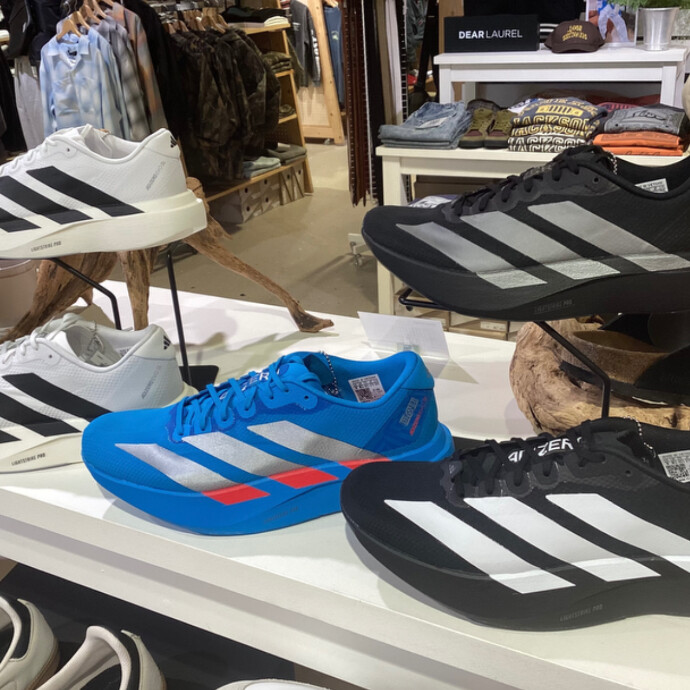 ムラサキスポーツキャナルシティ博多店に、アディダスの万能モデル「ADIZERO SL」が登場！