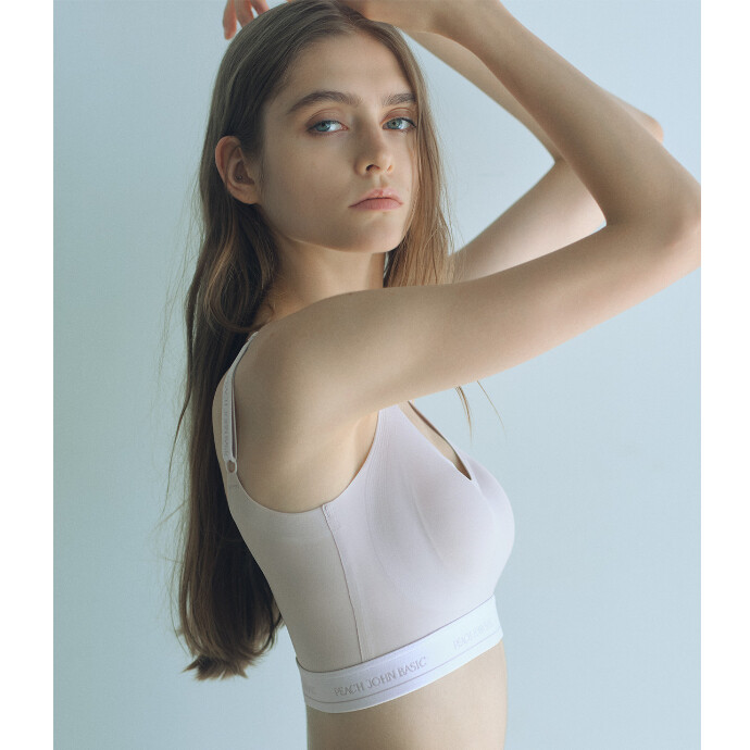 大人気のロゴシリーズからシームレスブラが登場✨