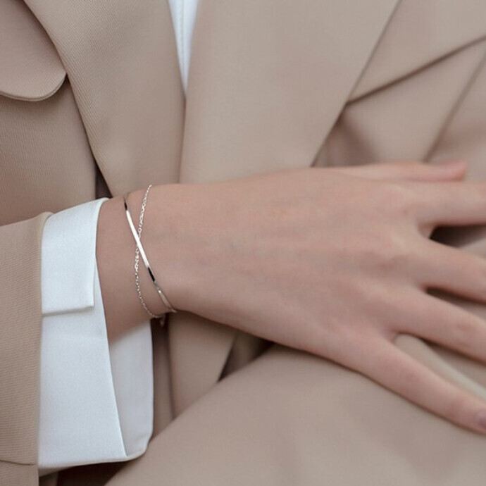 カジュアルにもフォーマルにも🫶🏻 メタルライン×チェーンブレスレット⛓️