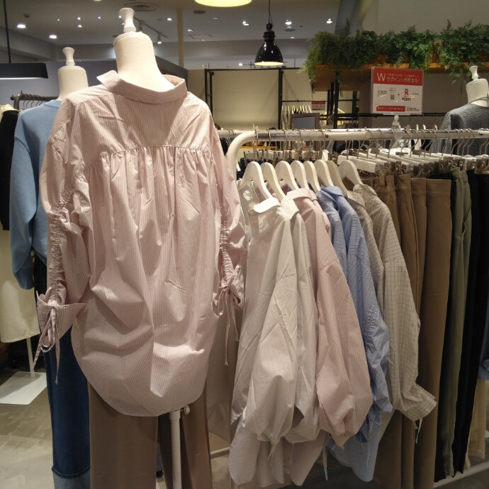 昨年大人気だったリボンシャツが入荷しました🎀